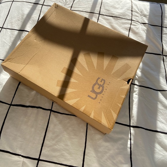 UGG Baily Button Triplet Boots - Picture 11 of 15